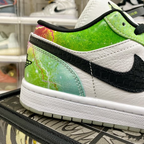 Air Jordan 1 Low Luminous Space - Picture 3 of 9